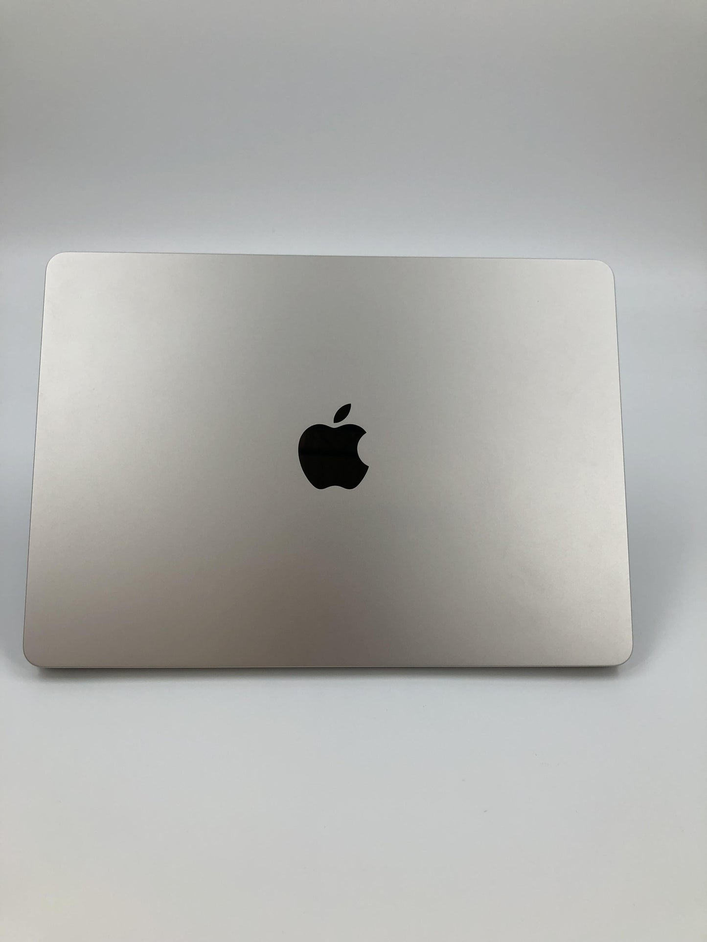 MacBook Air 13 2022 M2 8-Core CPU 8-Core GPU 8GB 256GB Starlight Excellent