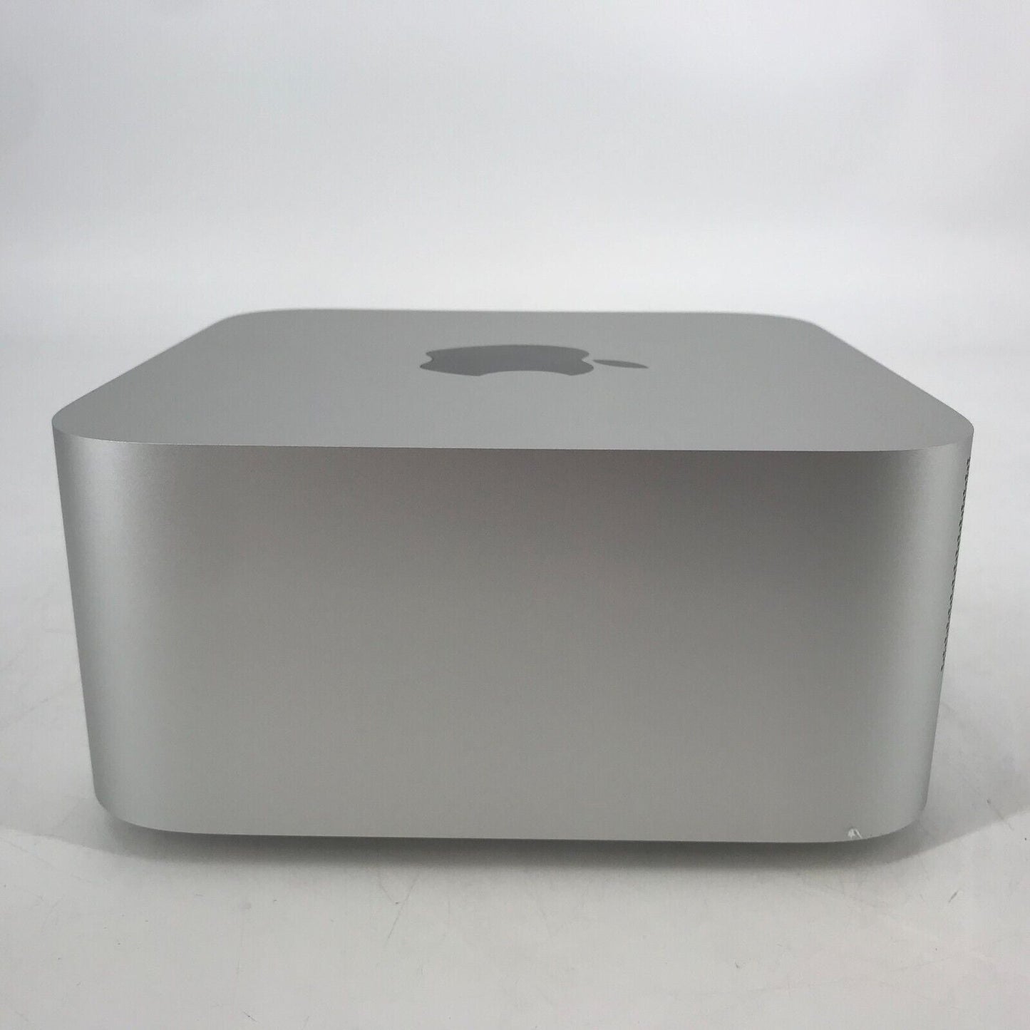 Mac Studio Silver 2022 M1 Ultra 20-Core CPU 48-Core GPU 64GB 1TB - Excellent
